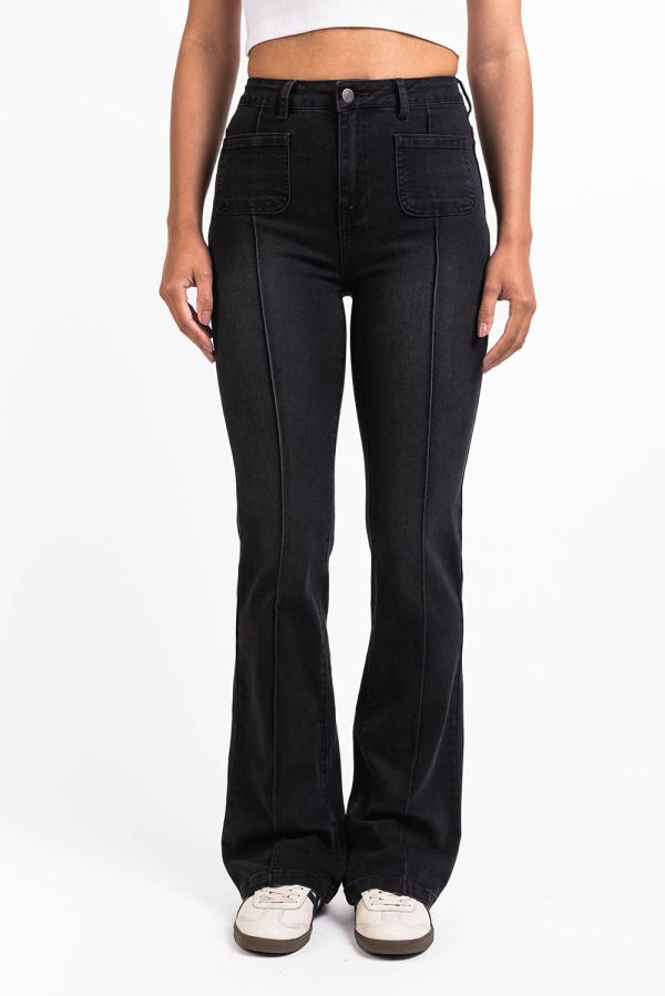 Högmidjade Bootcut Jeans - Claire Washed Black